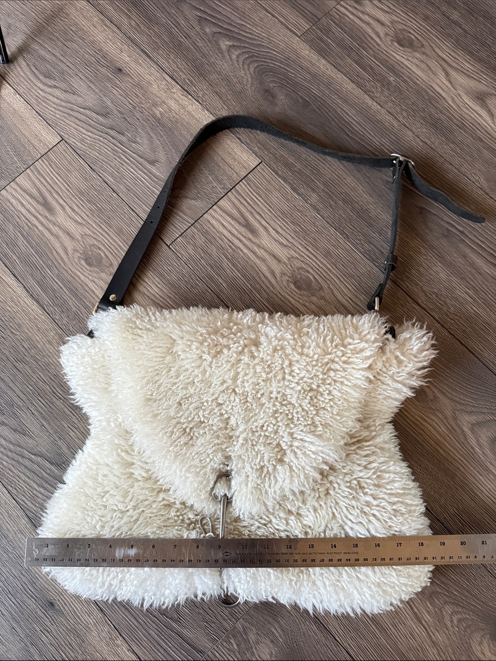 Genuine Sheepskin Shearling Crossbody Bag Oversized with a black Leather Strap - Picture 9 of 15